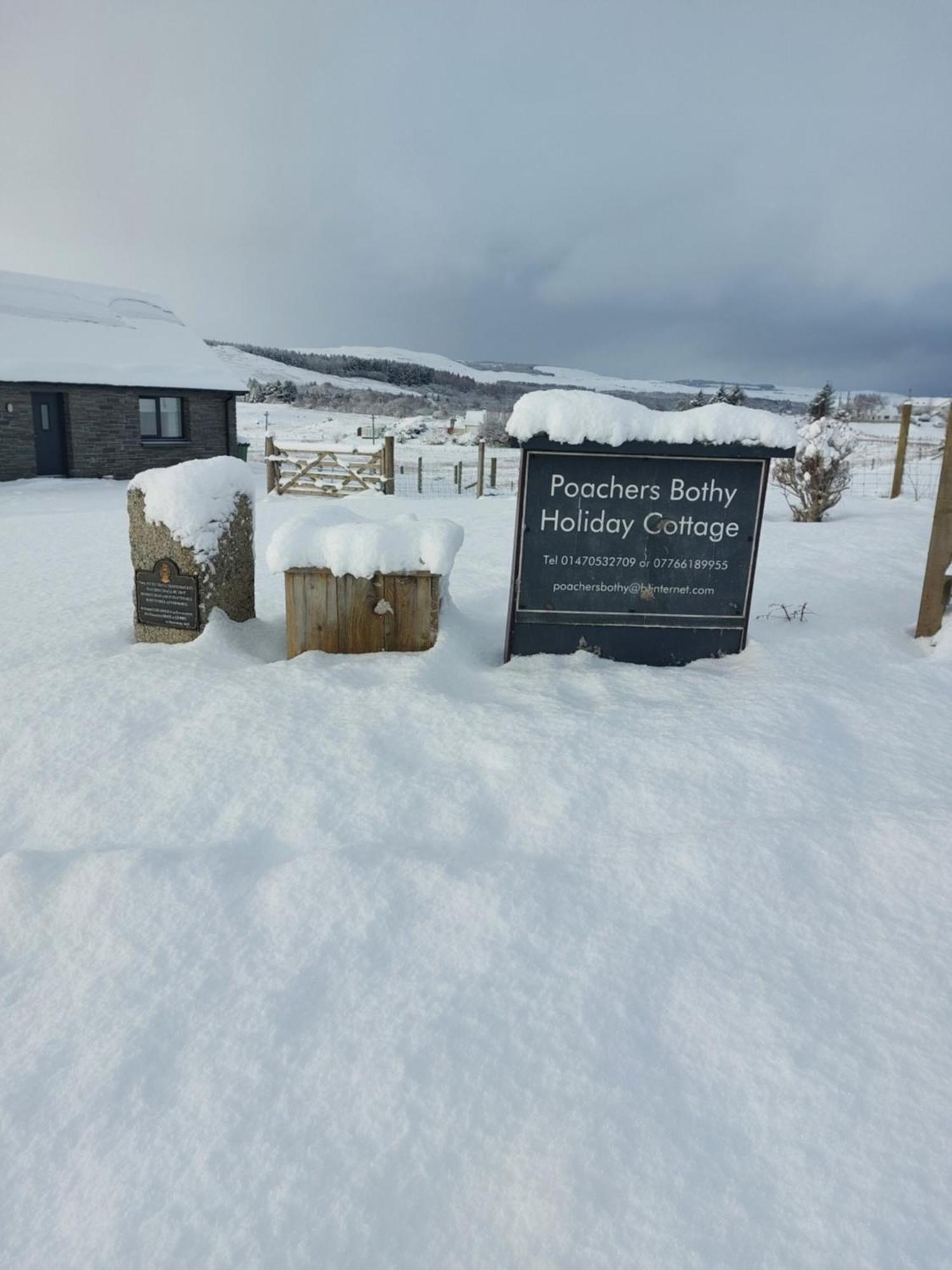 Villa Poachers Bothy à Skeabost Extérieur photo